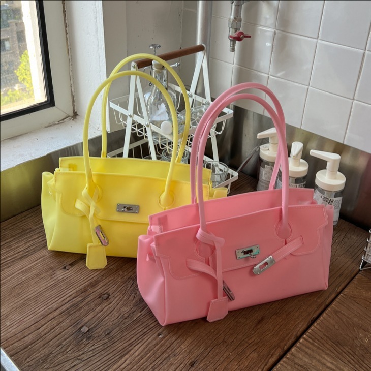 TPU Korean-style solid Designer bag color high-fashion jelly for women, 2026 new trendy versatile handbag, stylish shoulder bag