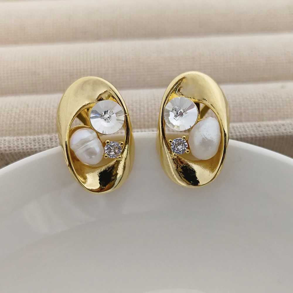 New arrival Freshwater Pearl Clip on Earrings for Women Fashion Geometric Oval Unique Design Exquisite Luxury Ear Clips Jewelry M260922