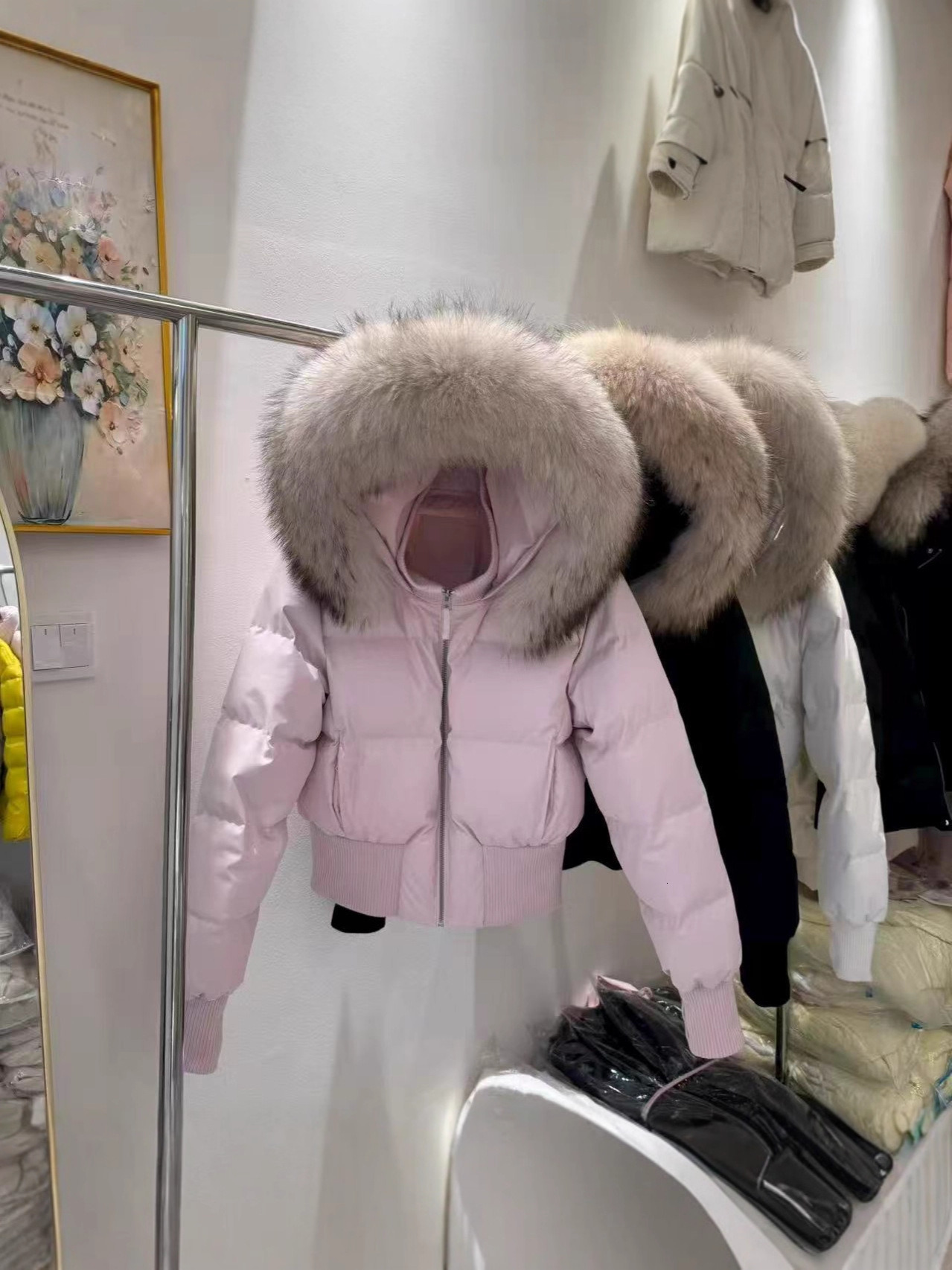 Little Seagull style down with a large fur collar, women's short style, 90% white duck down, 2025 winter new collection, hooded jacket for peti