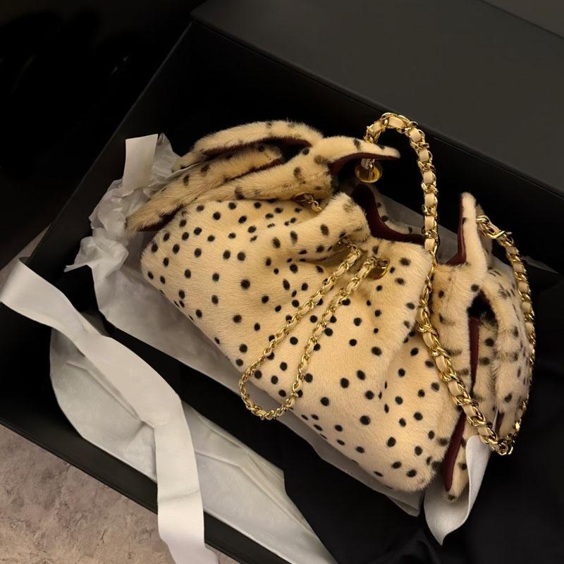 Fashion Popular Womens Bucket Bags 26C Trend Brand Chain Messenger Purses Pochette Casual Shoulder Bag High Quality Elegant Crossbody Bag Designer L