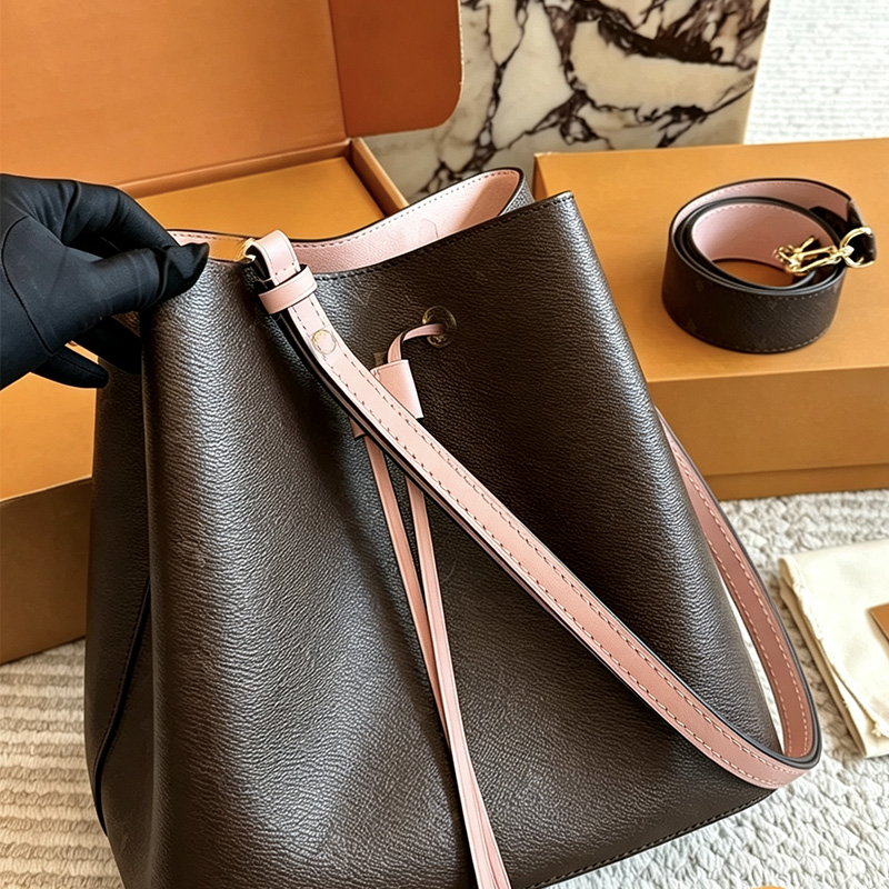 Genuine Leather high quality designer Bucket Bag for women vintage retro Brown printed Drawstring bucket handbags Wide Strap crossbody purses fashio
