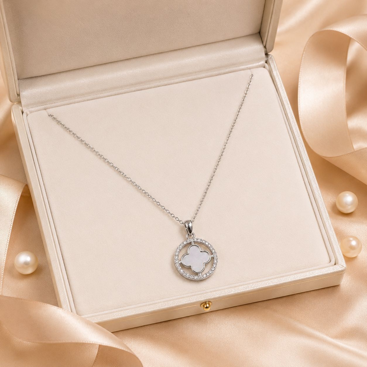 Cross-Border Best-Selling Four-Leaf Clover Necklace For Women, Featuring White Mother-Of-Pearl Rose Heart Pendant, Clavicle Chain, And A Live-Stream