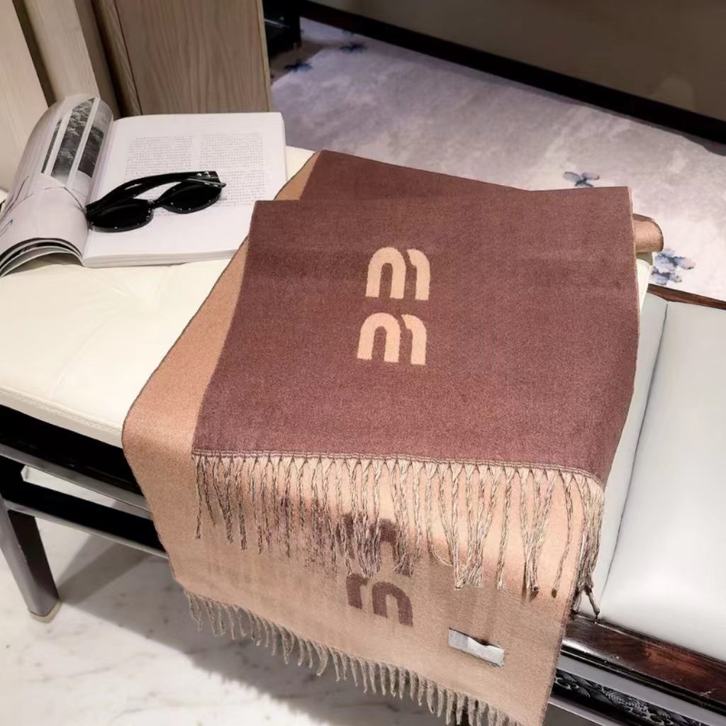 High-quality new solid-color double-sided letter scarf for autumn and winter, thickened faux cashmere warm shawl, simple and fashionable