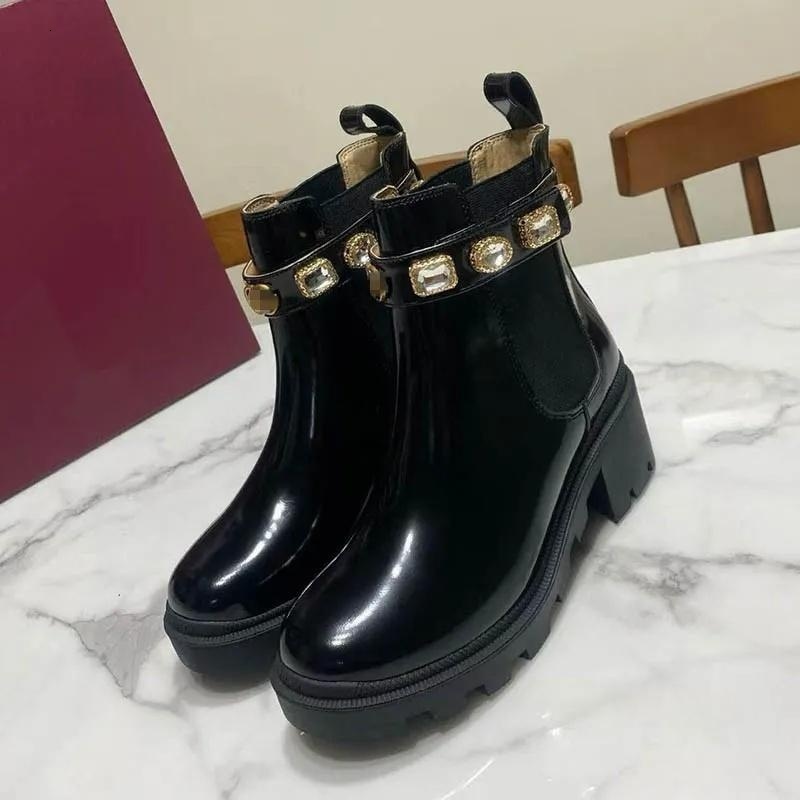 Combat Boot Luxury Designer Shoe Chunky Round Toe Cap Black Street Stylish Winter Fall Lady Adult Modern Leather Zipper Side Logo Gold Metallic Buck