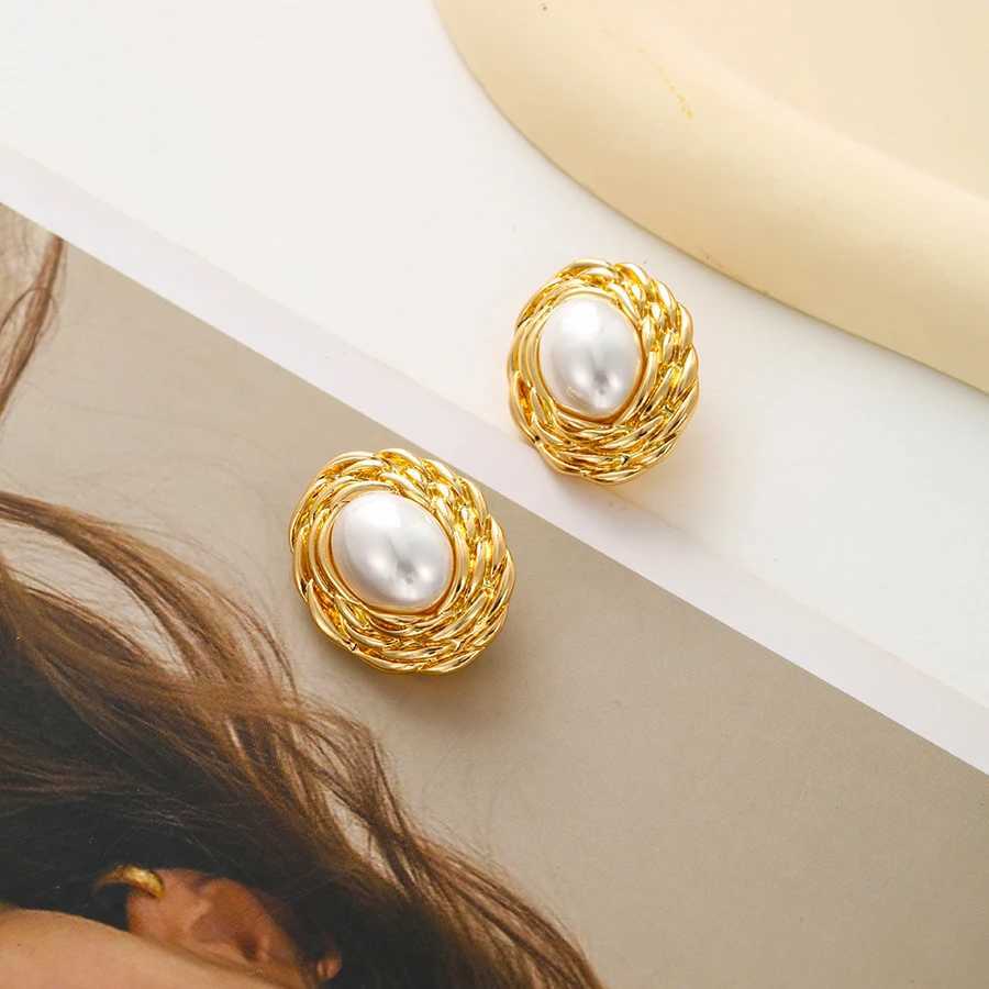 Elegant Imitation Pearl Retro Golden Irregular Oval Non Pierced Clip on Earrings for Women Party 2023 Autumn Winter Jewelry M260922