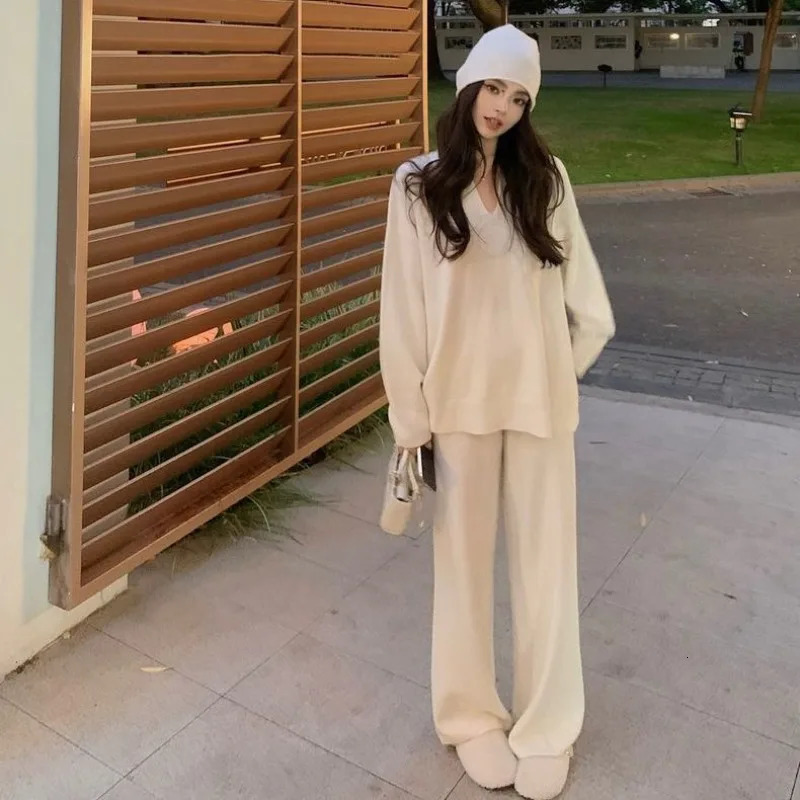2026Gentle Style Knitted Set Autumn Winter High-end Fashionable Sweater Wide-leg Pants Two-piece Set 260909