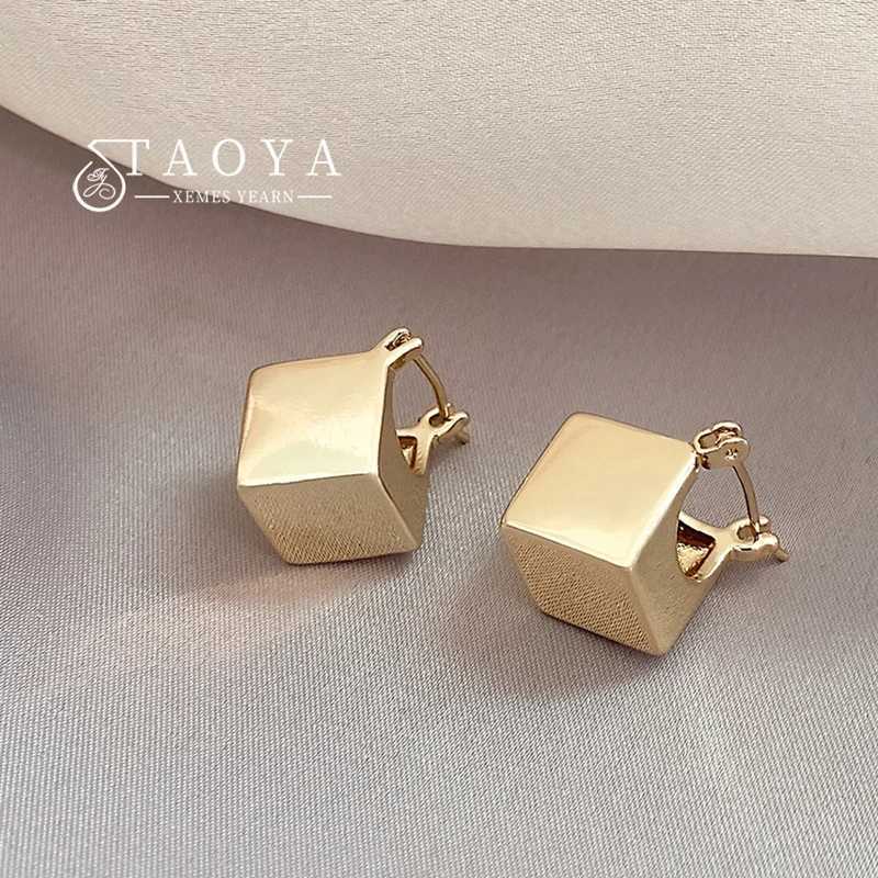 European and American Simple Cubic Pendant Gold Color Earrings For Women's Fashion Style cessories Jewelry at Wedding Party M260922