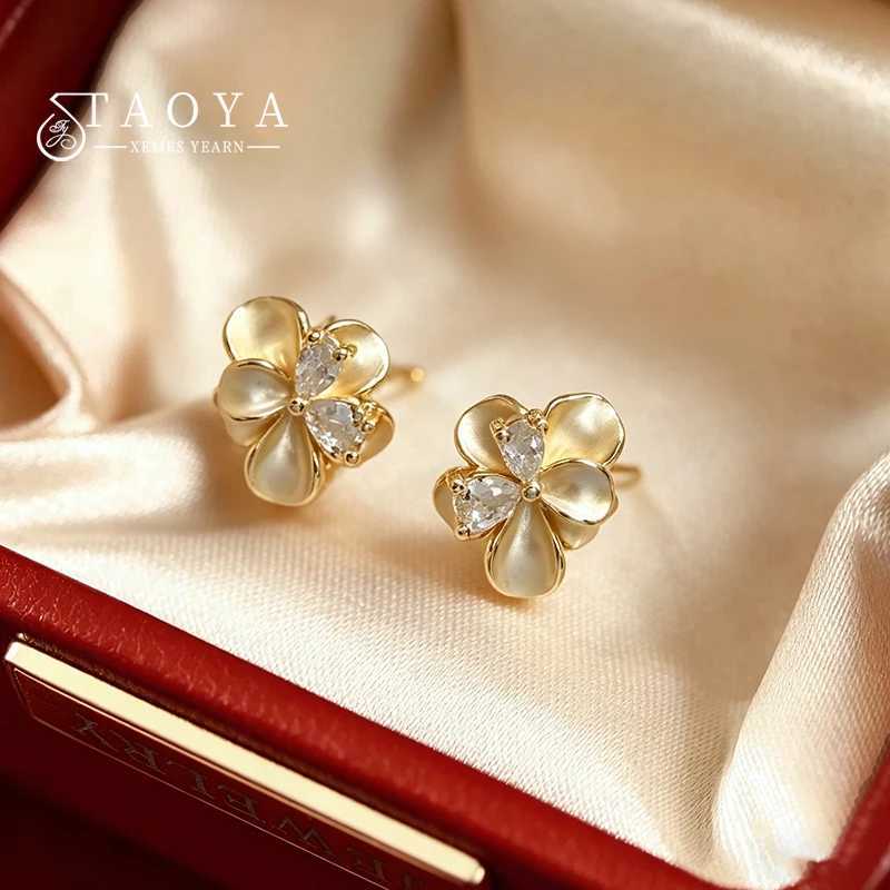 Mini White Enamel Zircon Flower Stud Earrings for Women New 2026 Design Fresh Style Commute Versatile Fashion Jewelry cessory M260922