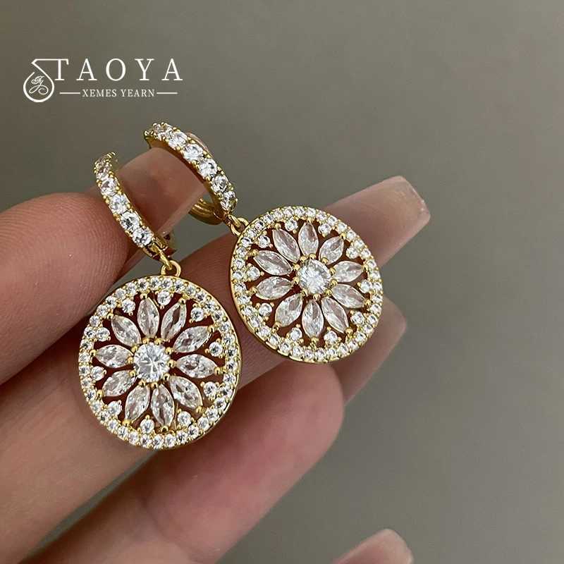 2026 Luxurious Shiny Micro-Paved Zircon 18K Gold Plated Round Pendant Earrings for Women Vintage Wedding Party Jewelry cessory M260922