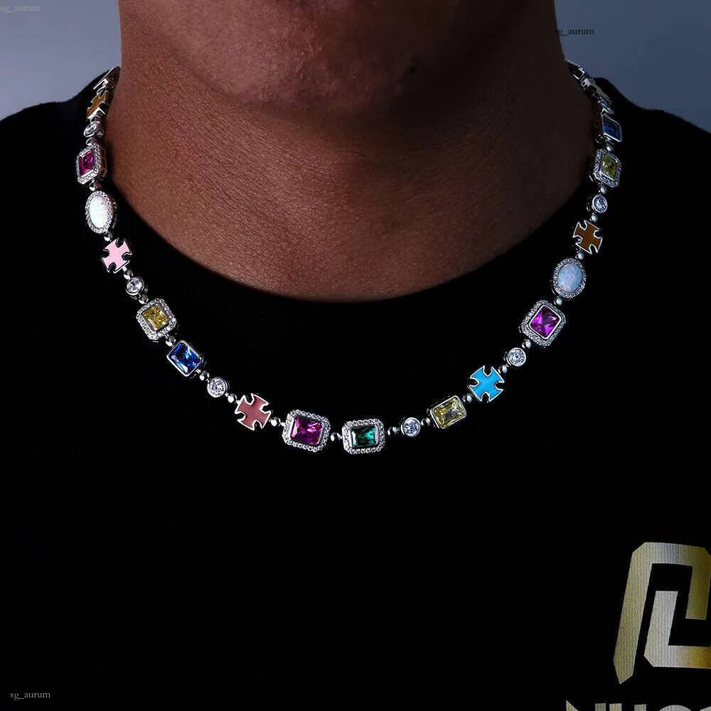 Colliers Designer pour femmes Bijoux de luxe hommes multicolore gemme pierre émail croix chaîne plaqué or grande pierre précieuse tenue quotidien
