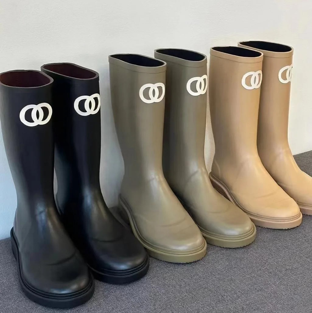 Designer Rain Boots Women's Luxury Boots Rubber Autumn Winter Summer Knee High Quality 22 Casual Waterproof Shoes Cowboy Boots