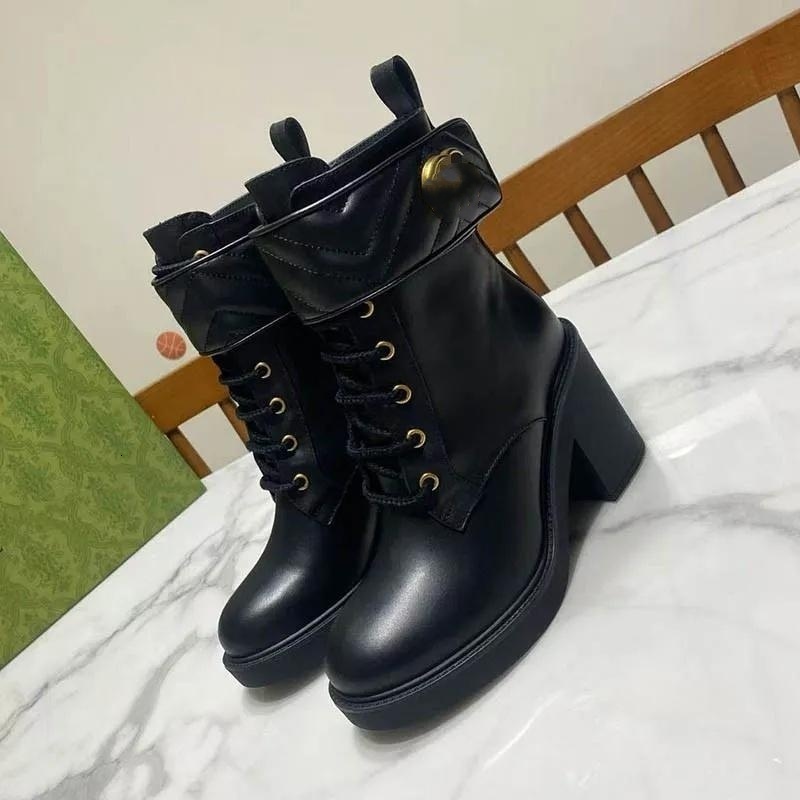 Biker Shoe Designer Luxury Moto Martin Boot Stud Studded Chain Gold Punk Gothic Rock Club Night Adult Womens Outdoor Patent Leather Black Winter Tre