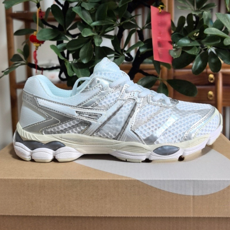 Shoes Aasics Asicsly Gel Cumulus 16 Loafers Womens Designer Shoes Urban Sports Retro Breathable Running Shoes Sneakers Mens Basketball Shoes Eur36-4