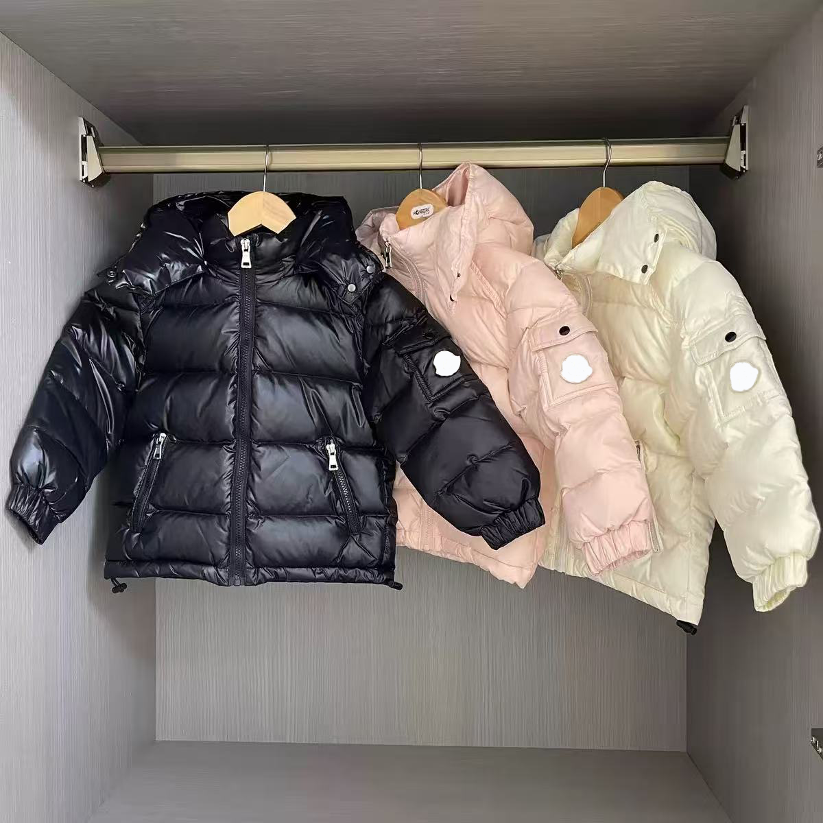 Designer Kid Hooded Down Coat Baby Luxury Down Jacket For Kids Design Thick Warm Coat Bodywarm Overcoat Girl Boy Coats Windbreaker Parkas Jacket