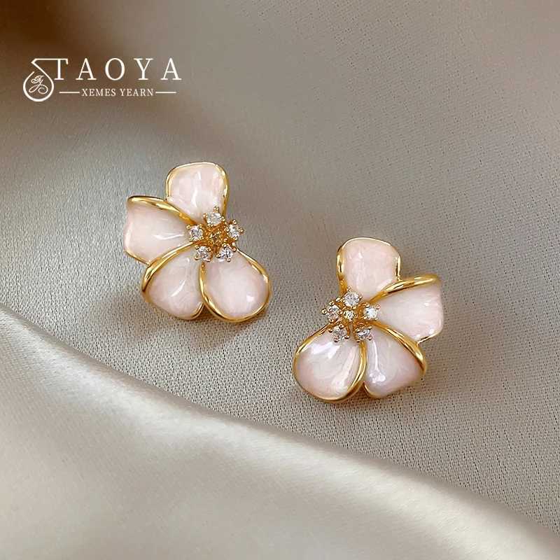 2025 High End Light Pink Enamel Flower Earring Girl's Sweet cessory for Daily Wearing Jewelry Elegant Stud Earrings for Women M260922