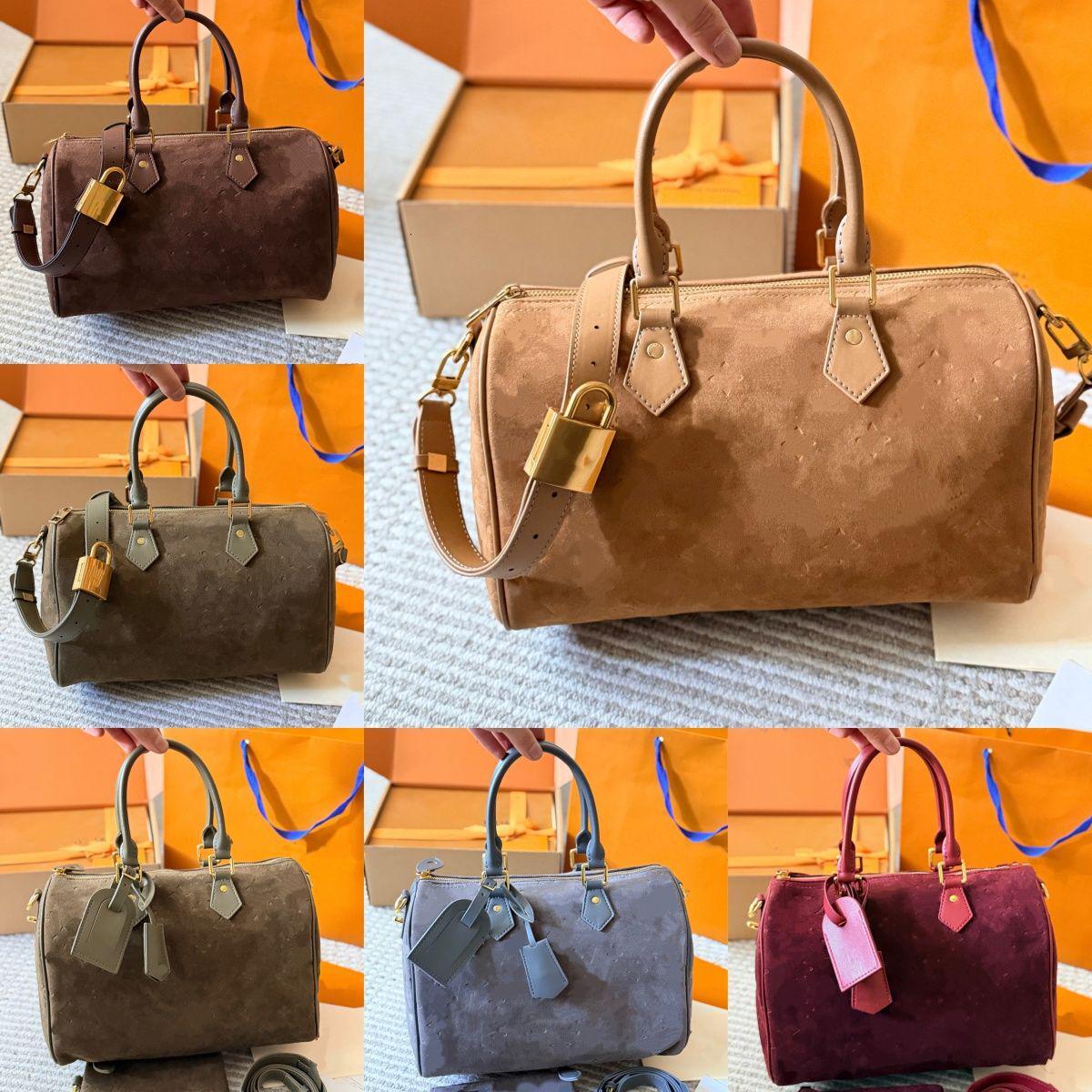 Women men leather Boston travel bag Sac Designer duffle bag Large capacity keychain pochette shoulder tote luggage bag Luxury handbag Clutch Crossbo