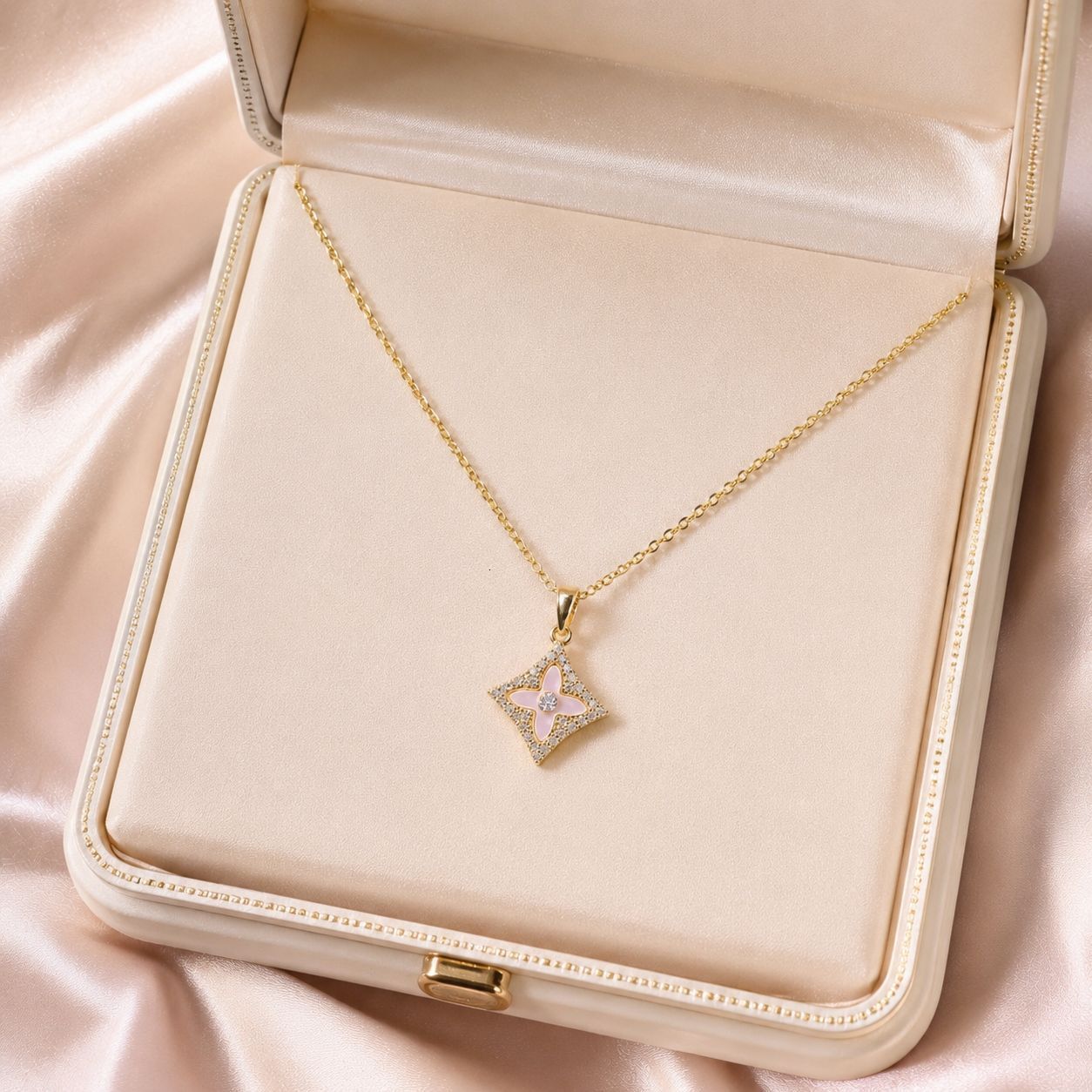 18K Gold-Plated, Popular Four-Leaf Clover Necklace With Diamond Accents, Featuring Mother-Of-Pearl Pendant, Lightweight Luxurious Design, Perfect As