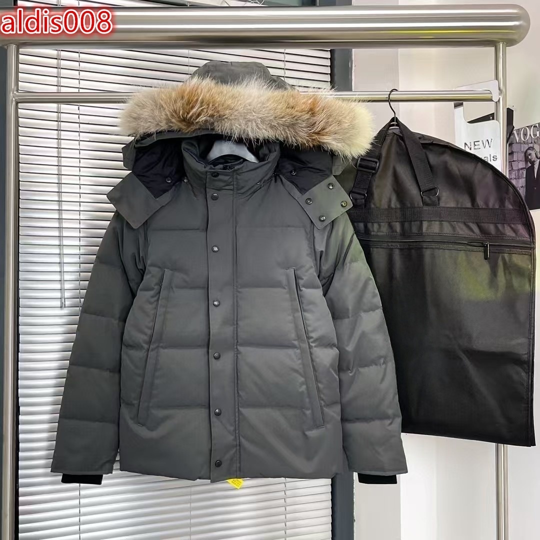 Wholesale Premium Hooded Waterproof Windproof Puffer Jacket Heavyweight Winter Goose Parka Coat Authentic Coyote Fur Trim Front