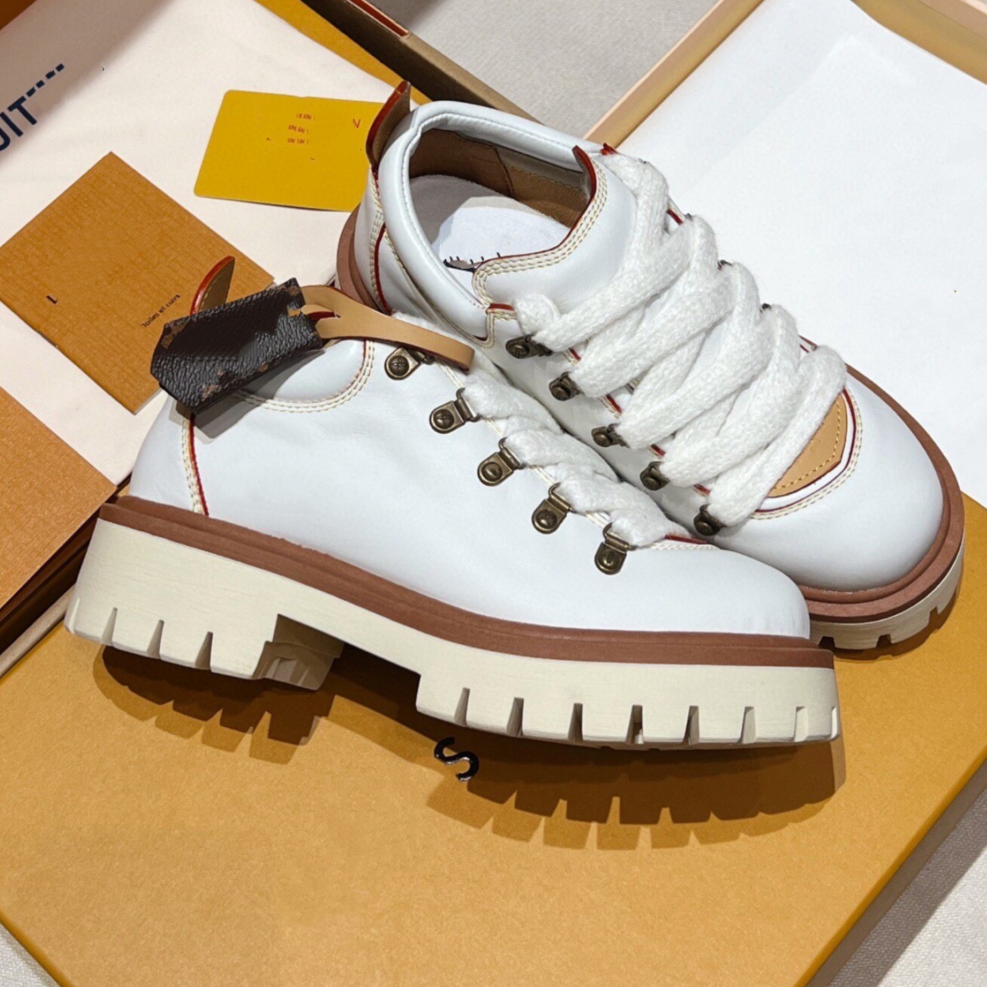 Trainer Shoe Luxury Designer Tennis Low Top White Leather Athletic Sport Run Casual Outdoor Rubber Sole Girl Stylish Trendy Gym Platform Chunky Bran