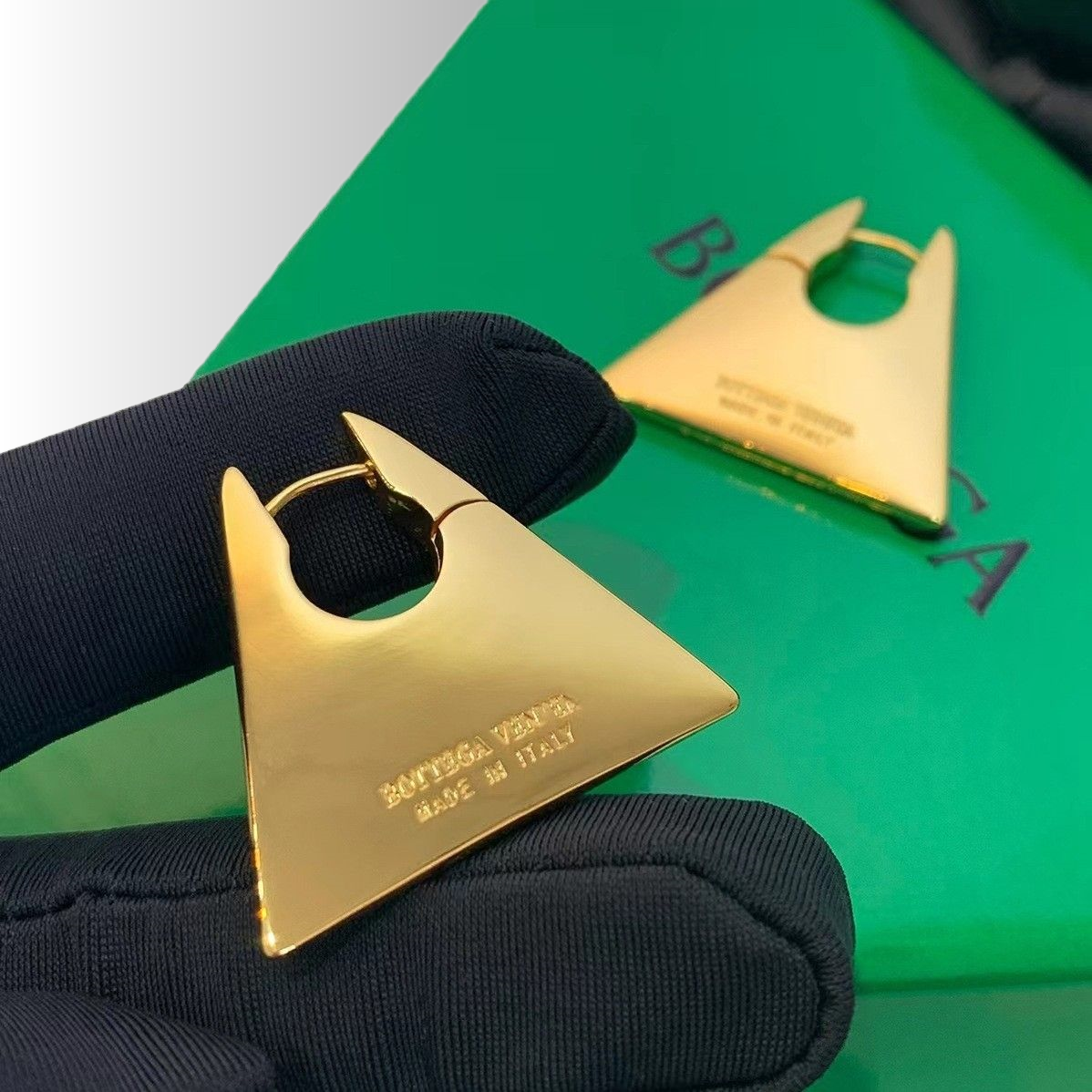 2026 New Trend Earrings For Women Designer Jewelry Luxury Boucle D Oreille Luxe Metallic Brass Triangle 18k Earring Vintage Studs Wedding Party Gift