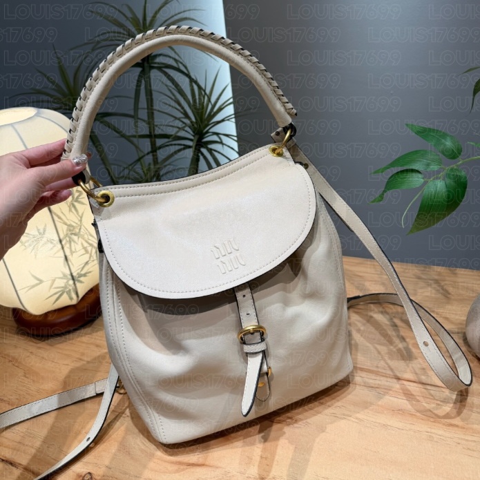 10a designer Trendy Ladies Retro Soft Leather Small Backpack Braided Handle Design Casual Daypack Convertible Shoulder Crossbody Classic Shopping ba