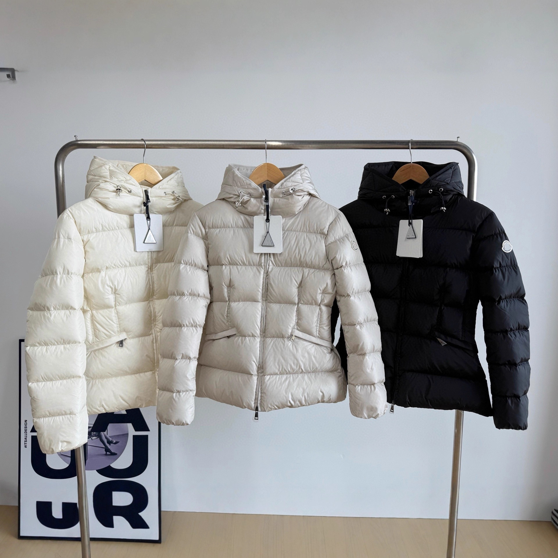 Womens Designer Puffer Winter Outdoor Casual Sports Skiing Windproof Thickening Warm Hooded Down Jacket Coat Women Classic Fashion Parkas Overcoat