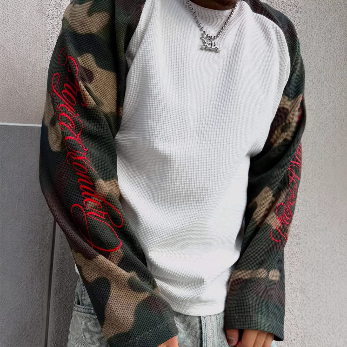 Luxury Brand Designer Clothes Men Waffle Knit Raglan Long Sleeve T Shirt Camo Sleeve Red Cursive Letter Print Casual Streetwear Top