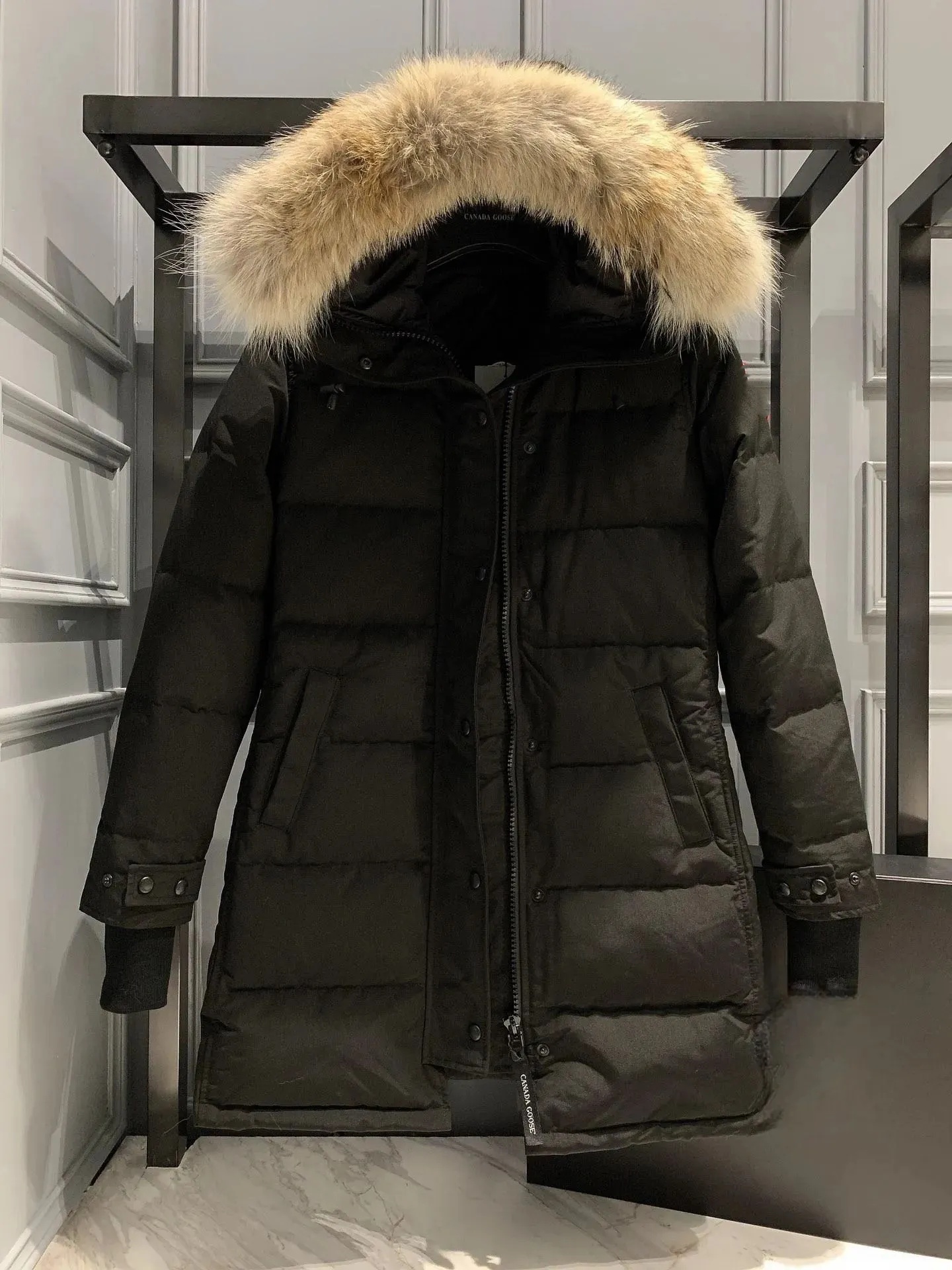 Designer Women canadian Parka Down Jacket Long Puffer Coat Large Pocket Shelburne Fur Hood Collar Thermal Top Female autumn and winter Large Womens