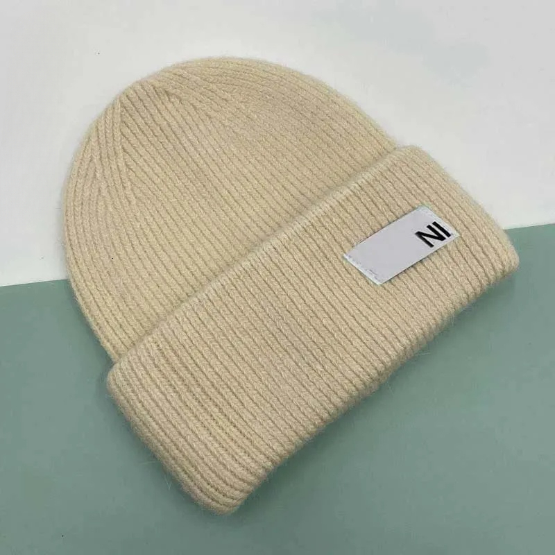2026Designer Luxe Brute Couleur Attrayante Lettre Mode Loisirs Répandu Polyvalent Chapeau Chaud Bonnet D'hiver Cadeau De Noël 10 Couleurs