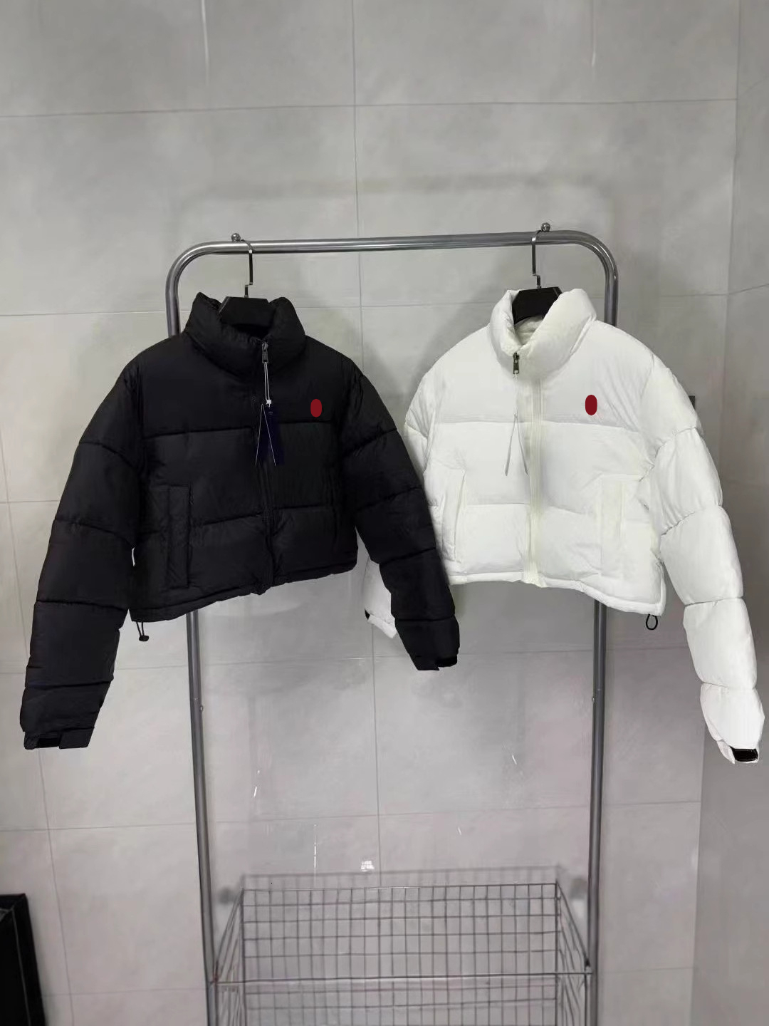 Womens Designer Cropped Puffer Jacket Embroidered Chest Stand Collar Short Bubble Coat Winter Warm Outerwear