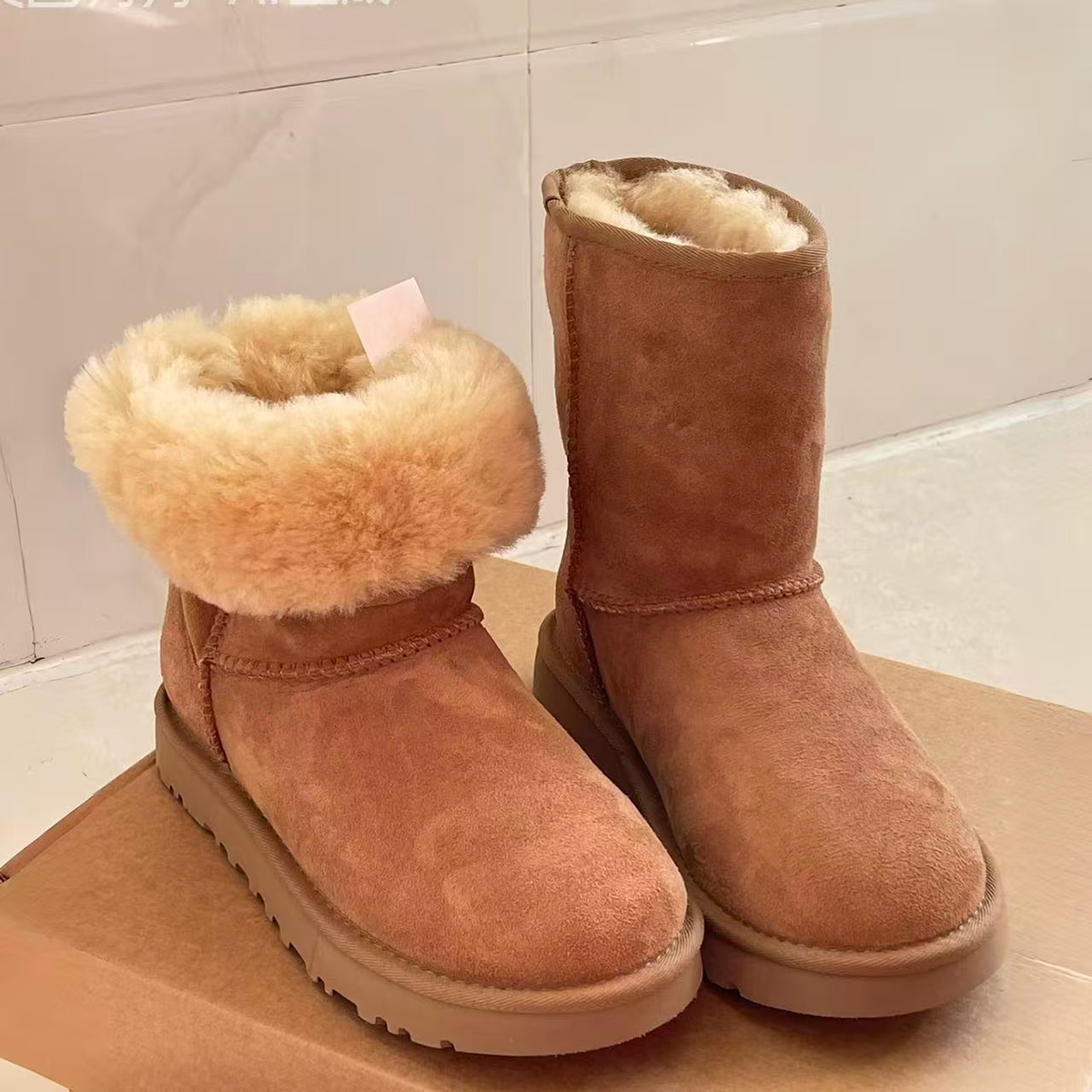 Designer Shoes Sheep Fur One Piece Mid Length Snow Boots Suede Slippers Turn Over Two Way Winter Warm Comfortable Cotton Boots