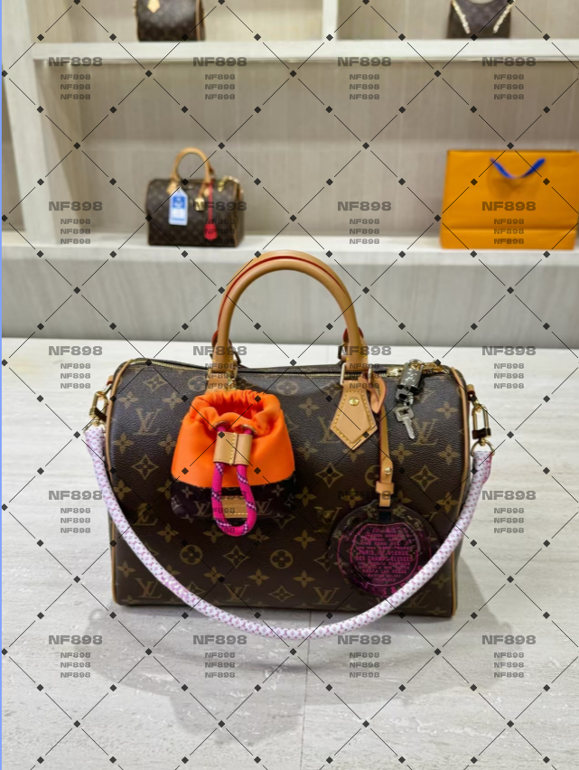 Designer handbag, women's pillow bag, crossbody bag, shoulder bag, high-quality, luxurious commuting bag, classic flowers.