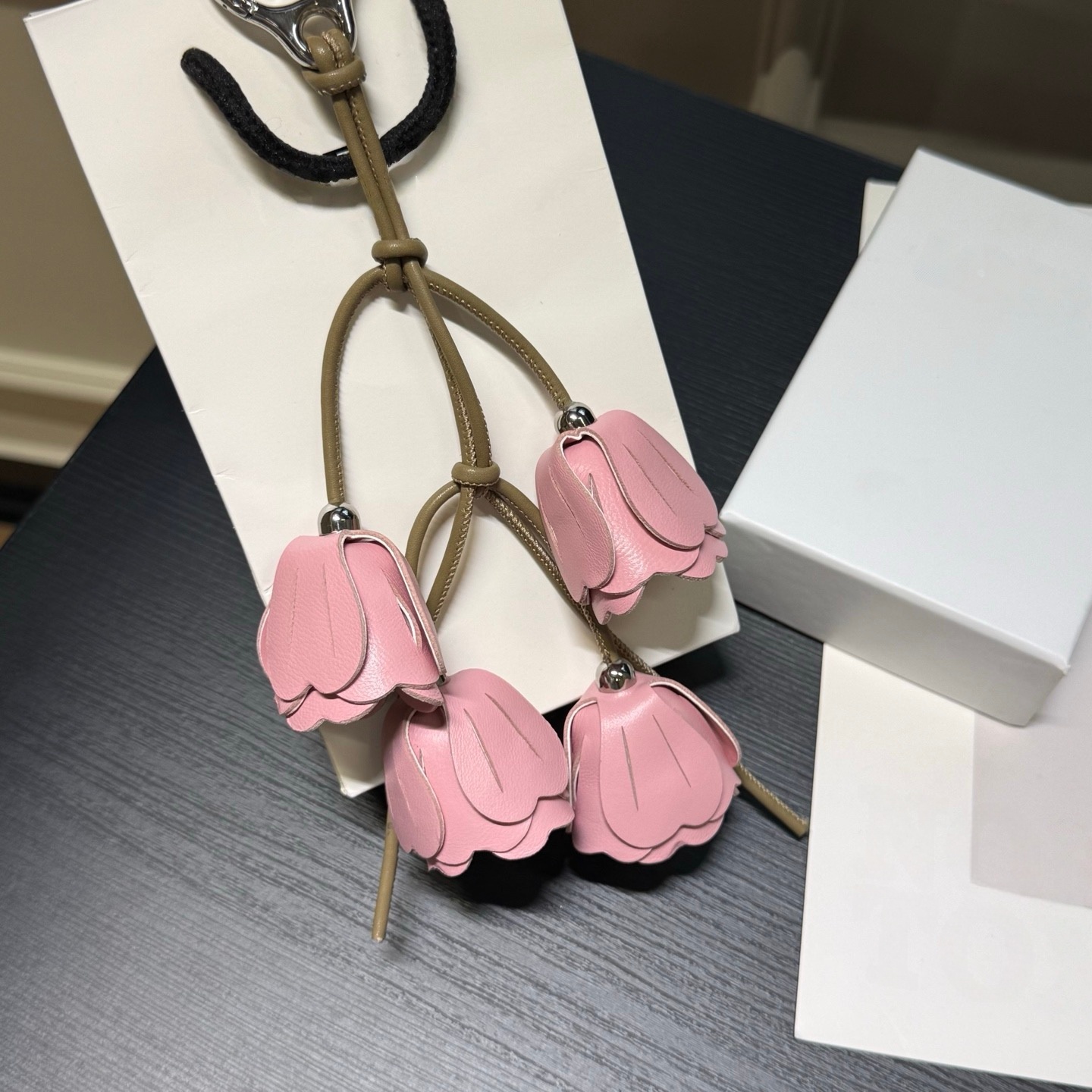 Luxury designer Handmade PU Leather Tulip Flower Bag Charm Keychain Multi-color Floral Bag Pendant Metal Clasp Handbag Decoration Car Key Ring Women