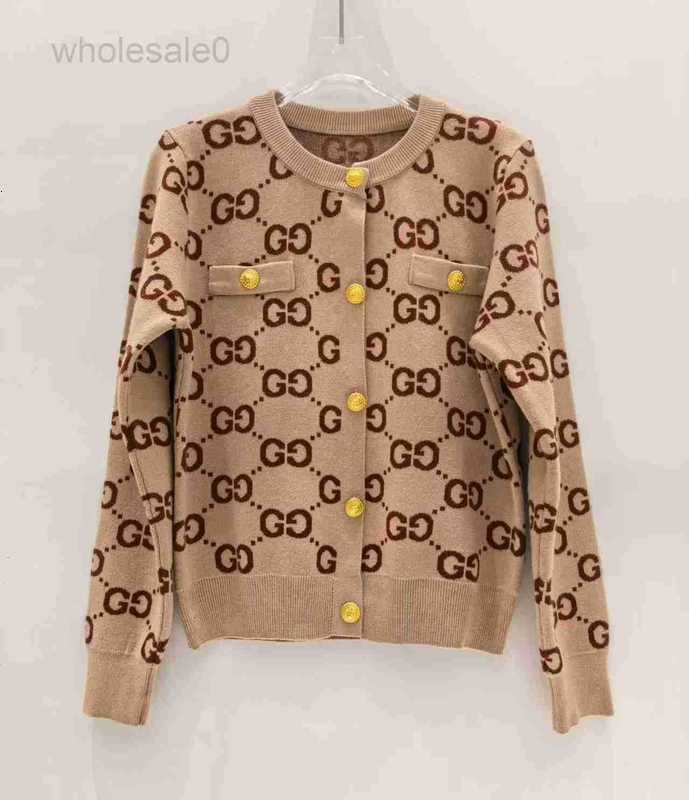 Womens Sweaters designer AutumnWinter new collection elegant and luxurious knit cardigan with a Frenchstyle sweet and refined look featuring a slimf