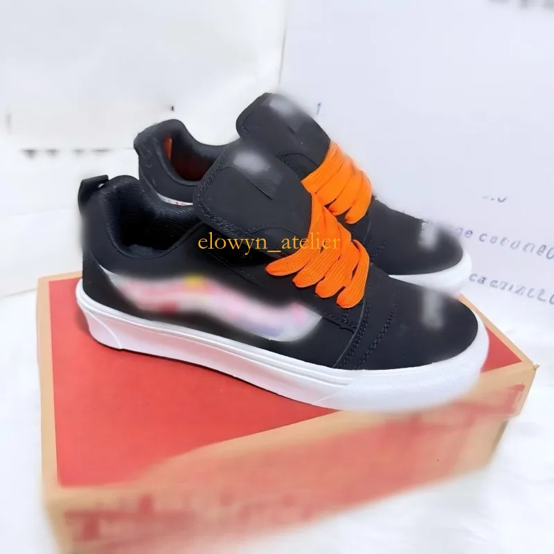 Designer Unisex Chunky Low Top Skate Sneakers Black White Comic Print Patchwork Suede Canvas Board Shoes Thick Tongue Street Casual Trainers