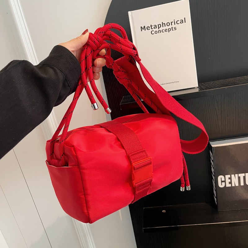 Cross-border casual nylon toast for women 2023 new sports style ins Designer bag versatile gym shoulder crossbody bag