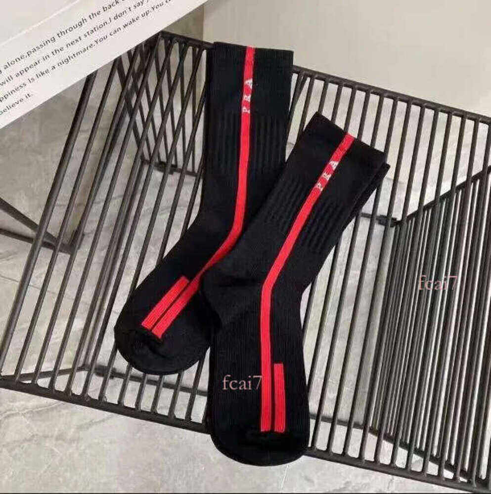 Essential Designer men's and women's socks - high-quality, comfortable, breathable, fashionable, casual, sporty, and suitable for couples.