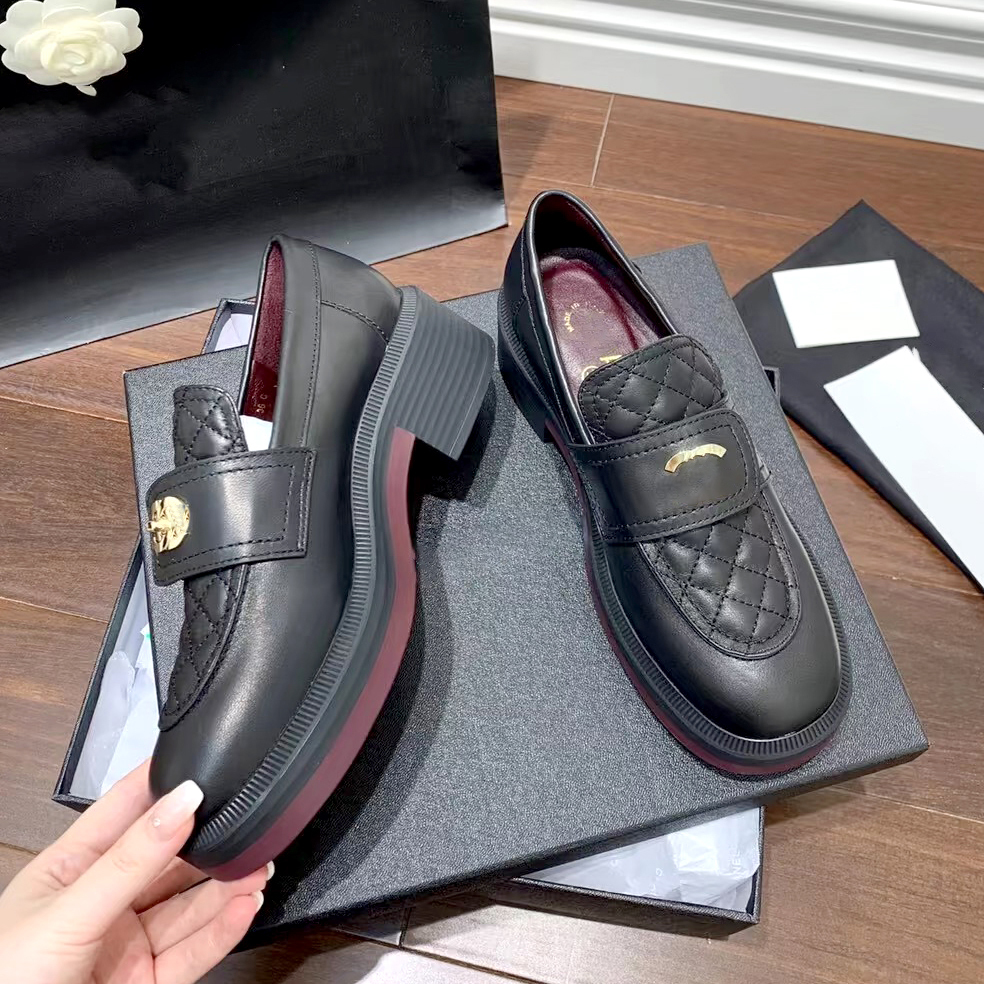 2026ss New loafers Platform Channelle 10a Fashion Soft Quilted Women Top quality Outdoor travel Slip On luxury Dress Shoes Designer sneaker Casual w
