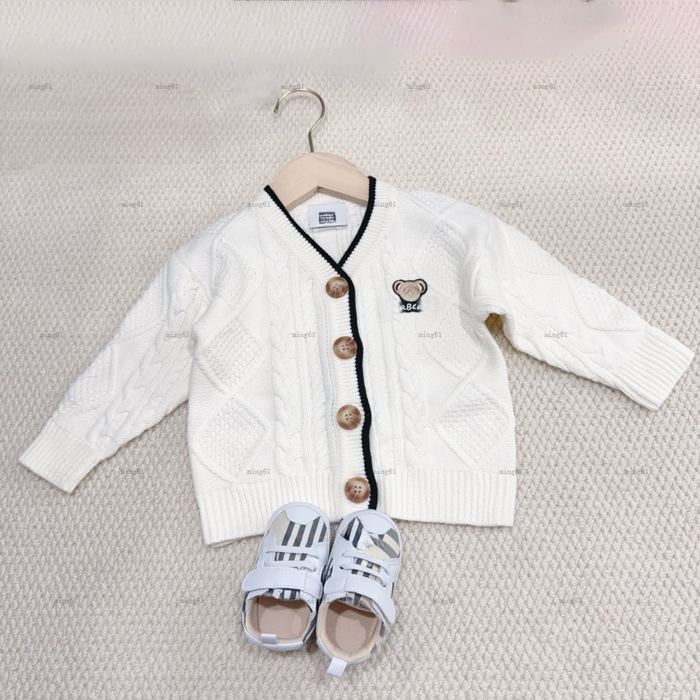 Brand infant coat V-neck cardigan design newborn jumpsuits Autumn designer baby clothes knitted toddler jacket A378X11N301