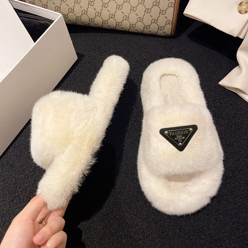 New autumn and winter outdoor home classic designer slippers plush keep warm trendy fashion flat thick sole slippers for women
