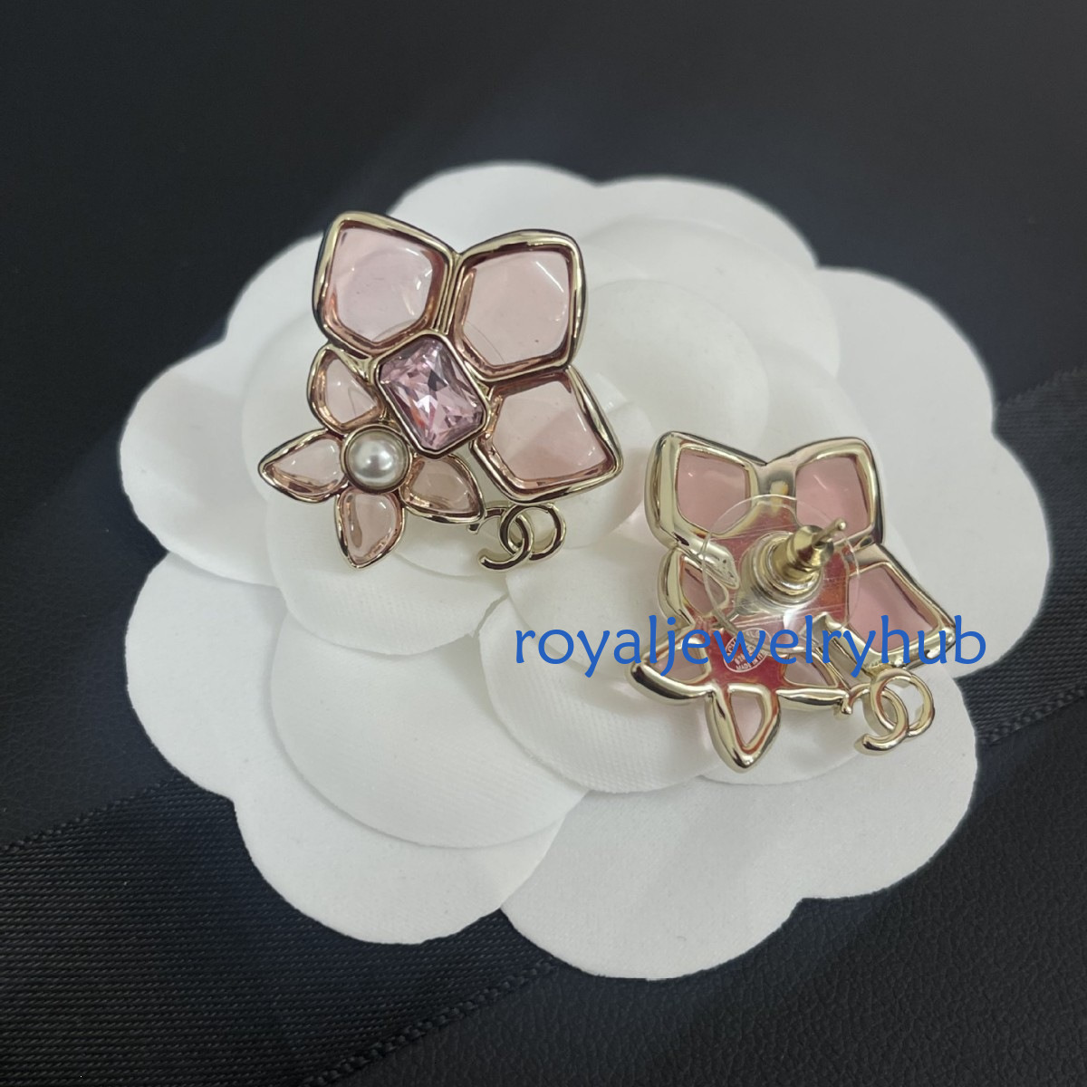 Designer Jewelry cc earrings Pink Crystal Flower earrings Fresh Sweet Cute Unique Fashionable Niche Suitable for Dates