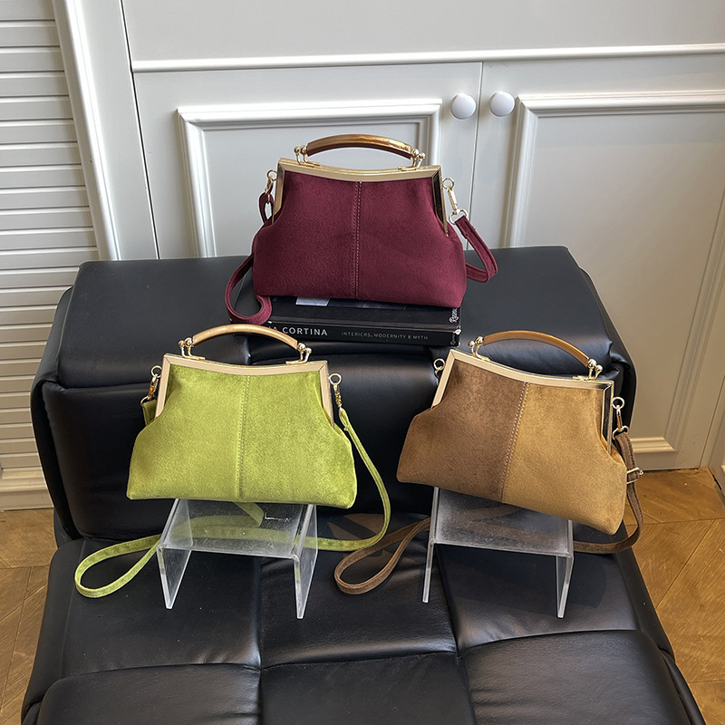 Hobo Bag 2026 Early Spring High-Quality Vintage Matte Velvet Shell Women, Niche Color-Contrast Handbag, Crossbody Bag, Shoulder Bag for Women