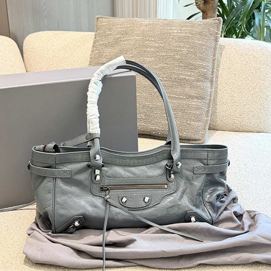 Designer Handbags Women Letter Pattern Fashion Leather Bags Mans Large capacity Genuine Leather Bag Luxury Classic Bag String Hasp Crossbody Bag