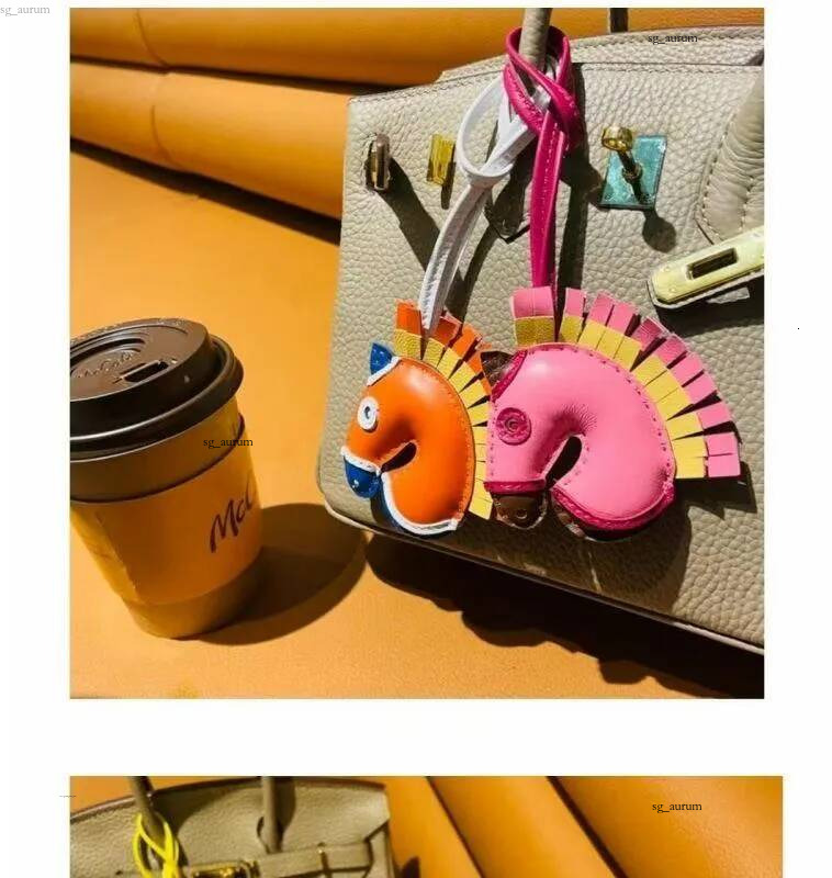 He Sheepskin Swift Designer Keychains Zebra Head pony Horse Keychain Lanyards Bag Charm Paddock Popula Real Leather Nano Pegasus Pendant Wing Fly