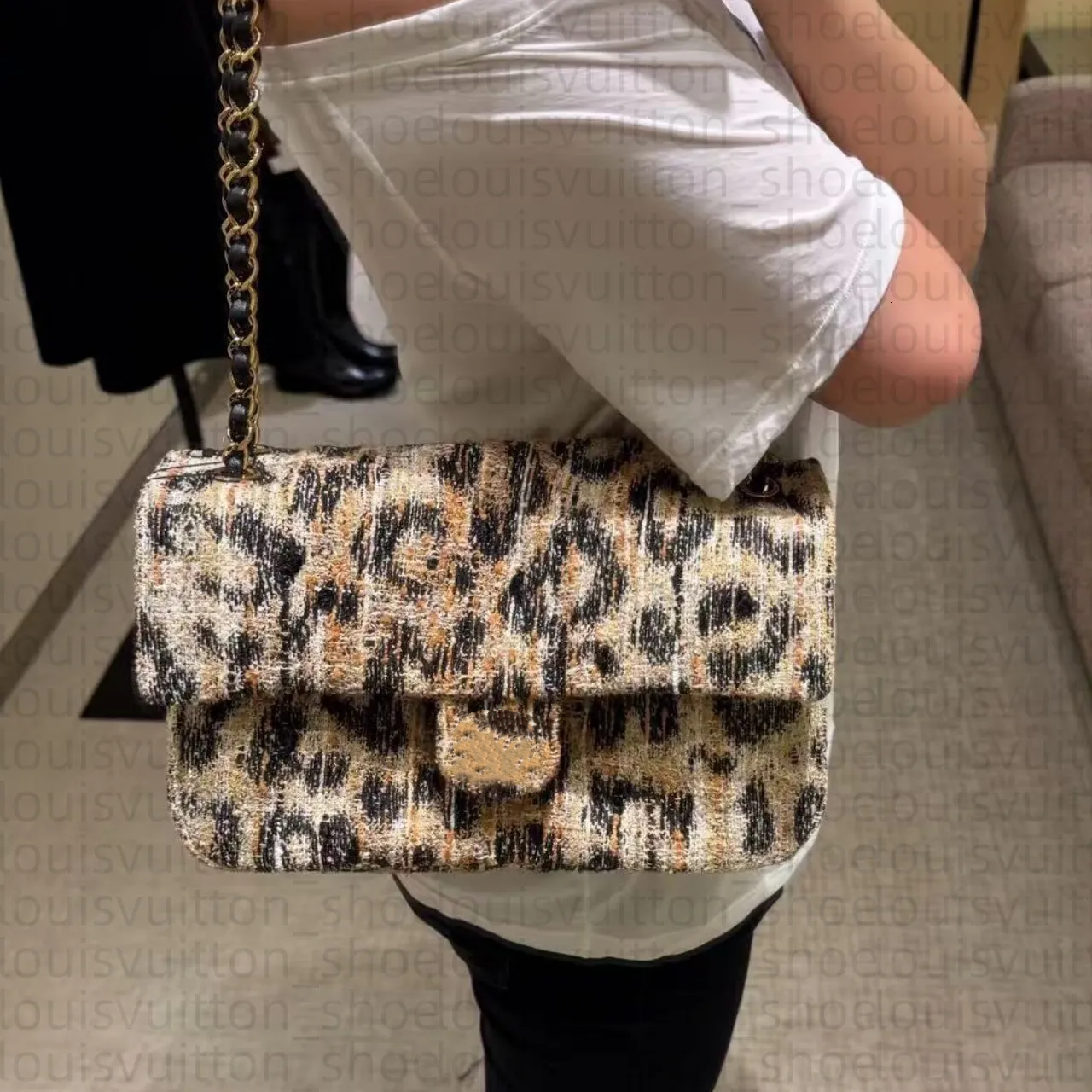 26p Leopard Purse Designer Bag Luxury Fur Handbag Shoulder Flap cf Gold Soft Women Vintage Makeup Cosmetic Vanity Pouch Medium Accessory Style Maxi
