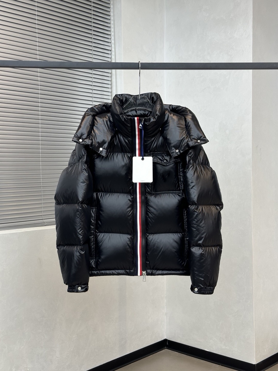 Designer Luxury Men Down Parkas Winter Mens Jackets for Women Hooded Warm Coat Puffer Outwear Windshield Black Classic Clothes Coats