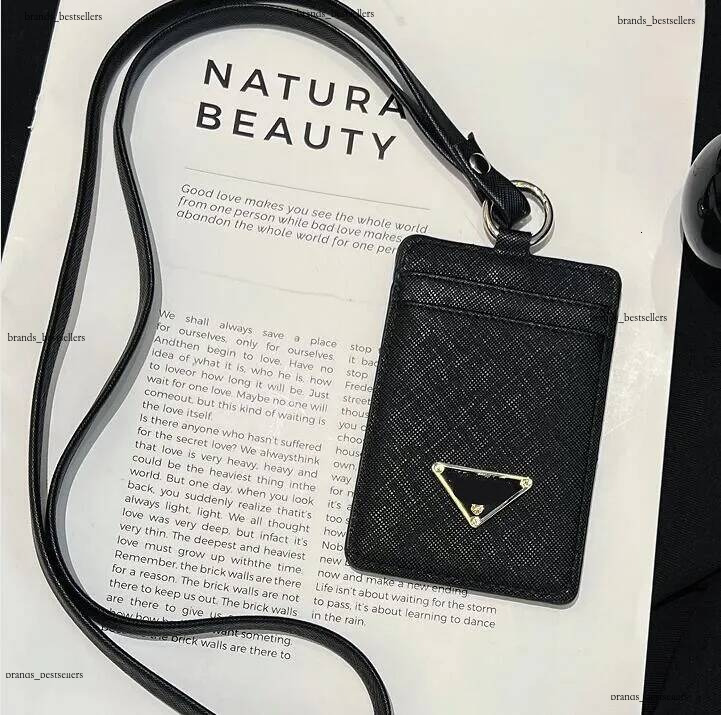 Porte-clés en cuir avec lettres, porte-cartes de mode, accessoires cadeaux, lanière détachable de haute qualité, plusieurs couleurs, vie professi