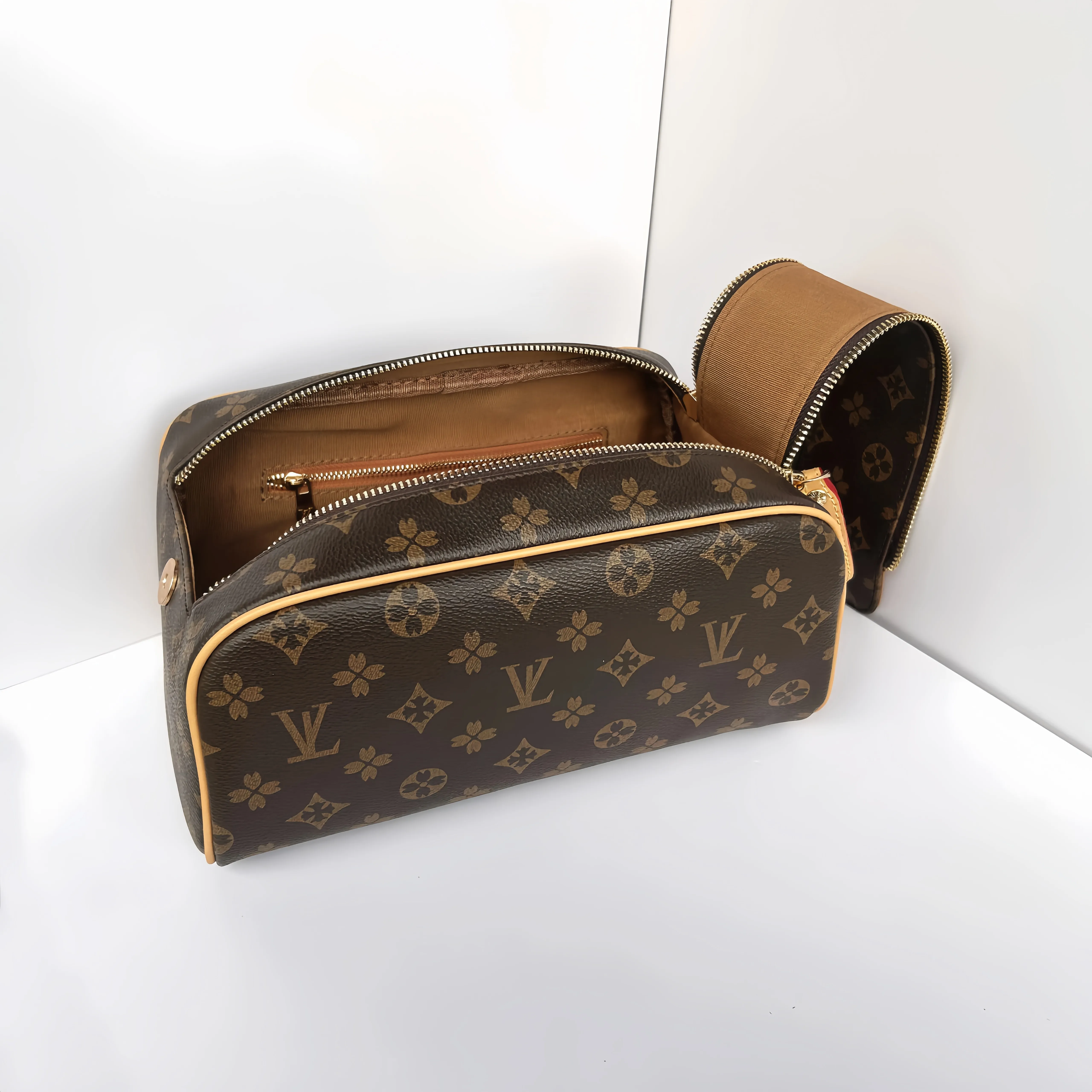 top Luxury designer Cosmetic Bag Case Toiletry Pouch Makeup Bag Cases Women shoulder purse woman handbag crossbody strap Travel bags Clutch Handbags