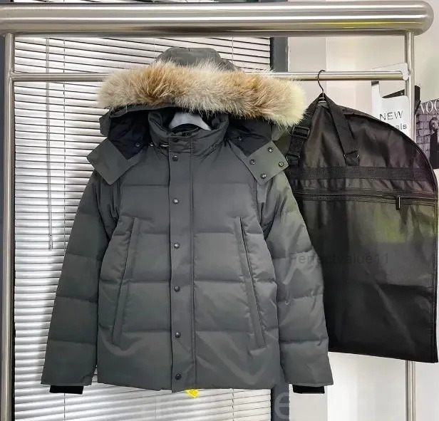 Designer Mens Winter Jacket Doudoune Jacket Wyndham Parka Homme Warm Outerwear Wolf Fur Hooded Fourrure Manteau Jacket Coat Hiver Black Badge Jacket