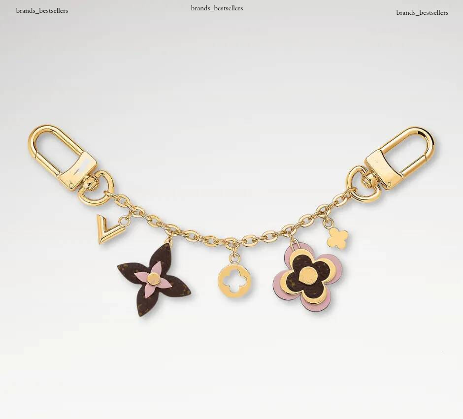With BOX Designer Keychains Key Rings Old Flower Letter Wallet Bag Keychain Charm Decoration Accessory Golden Chains Fashion Accessories